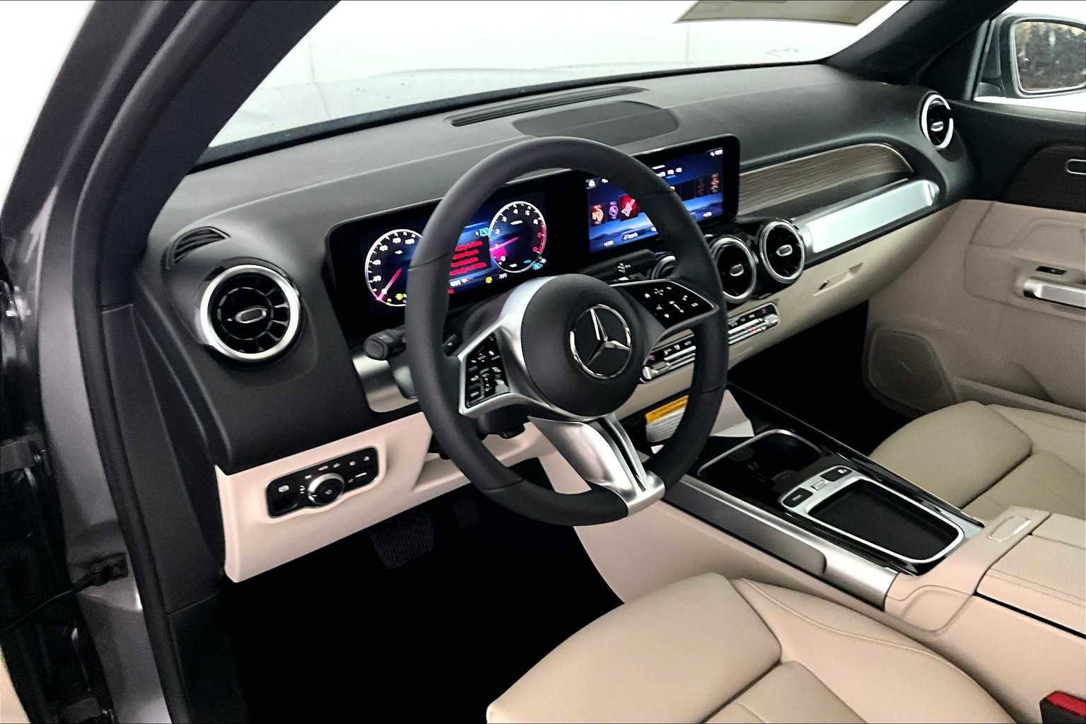 New 2026 Mercedes-Benz GLB 250 4MATIC image 10