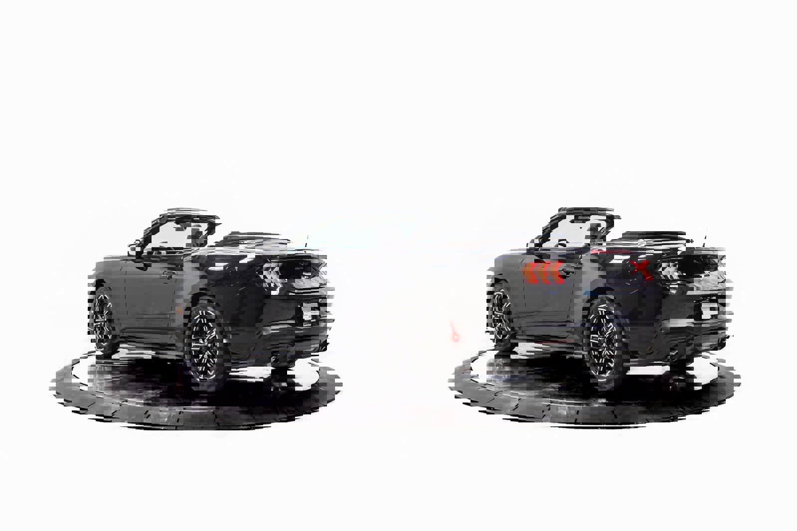 Used 2024 Ford Mustang EcoBoost image 3