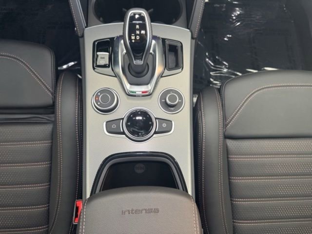 New 2025 Alfa Romeo Stelvio Sprint image 8