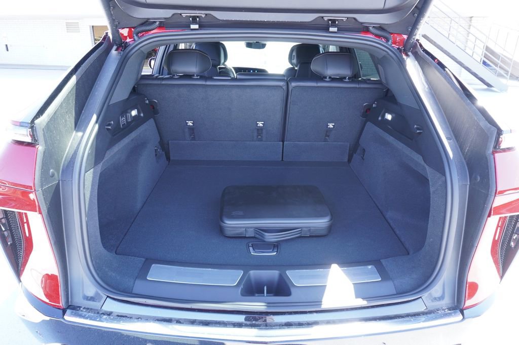 New 2025 Cadillac Lyriq Luxury image 7