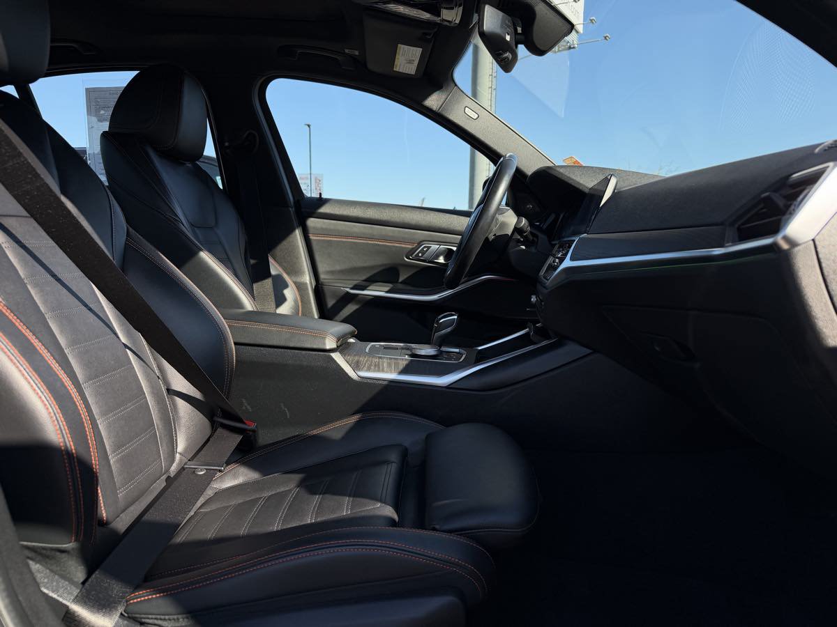 Used 2019 BMW 330i xDrive Sedan AWD/4WD image 13