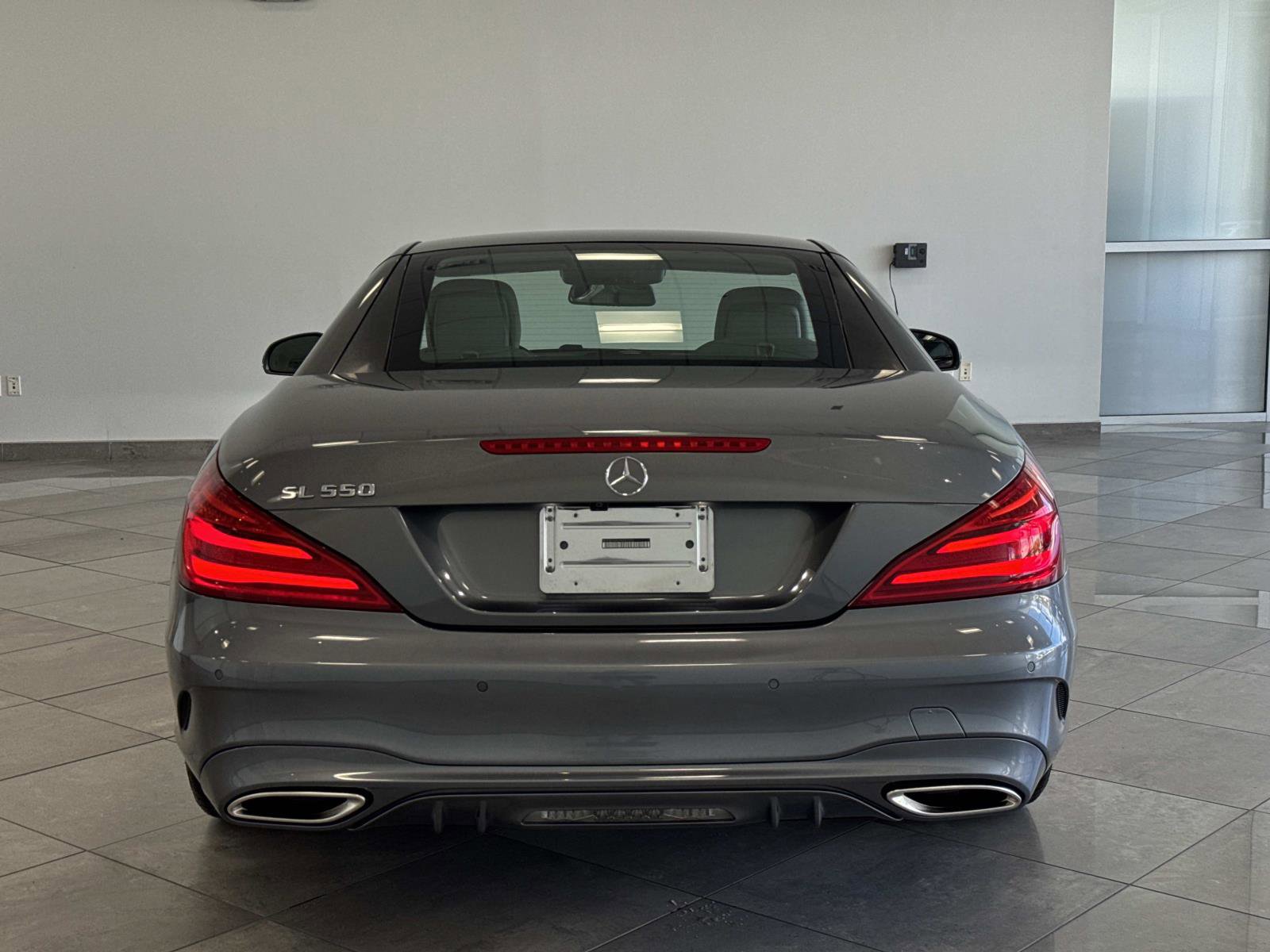Used 2017 Mercedes-Benz SL 550 image 5