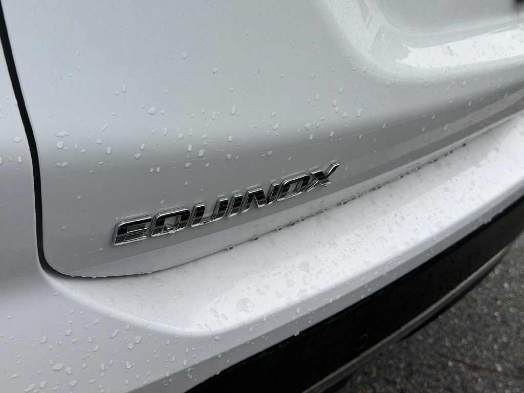 Used 2024 Chevrolet Equinox LT w/ LPO, Cargo Package FWD image 11