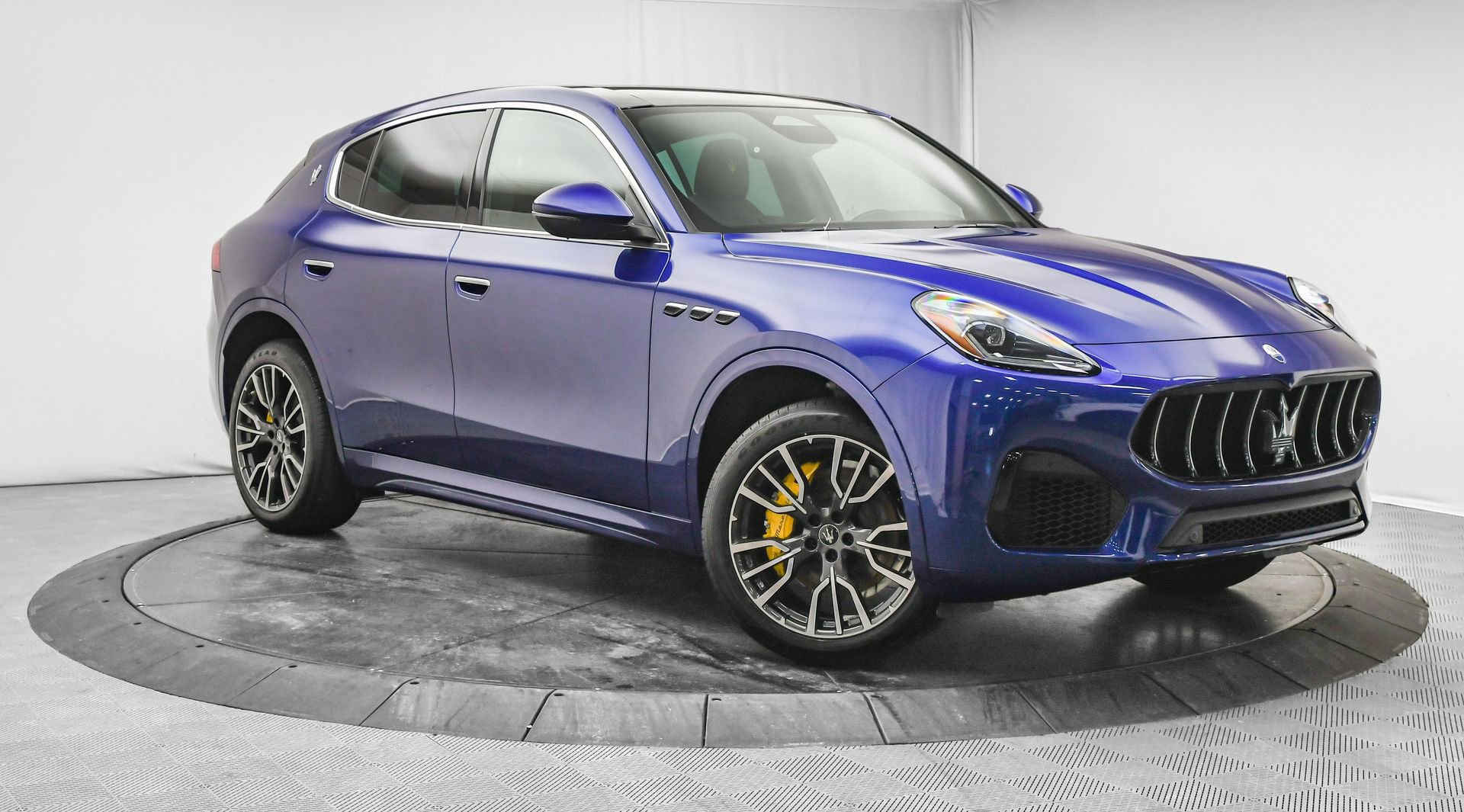 New 2025 Maserati Grecale GT