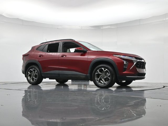 Used 2025 Chevrolet Trax LT w/ LT Convenience Package FWD image 36