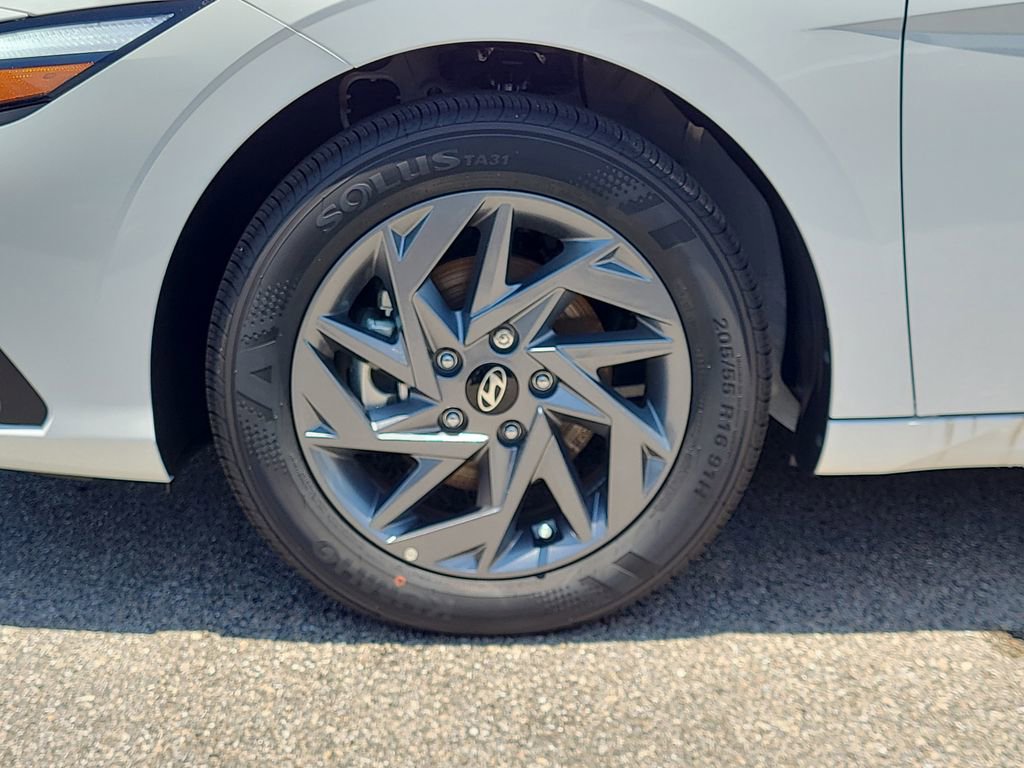 New 2025 Hyundai Elantra Blue image 3