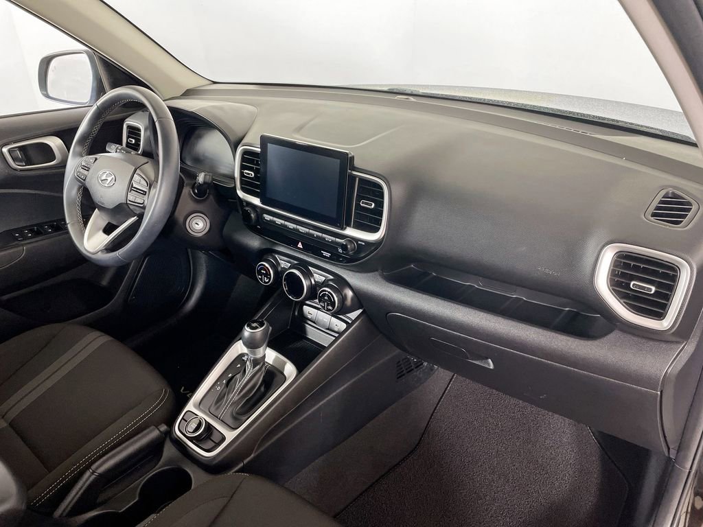 Used 2023 Hyundai Venue SEL image 31