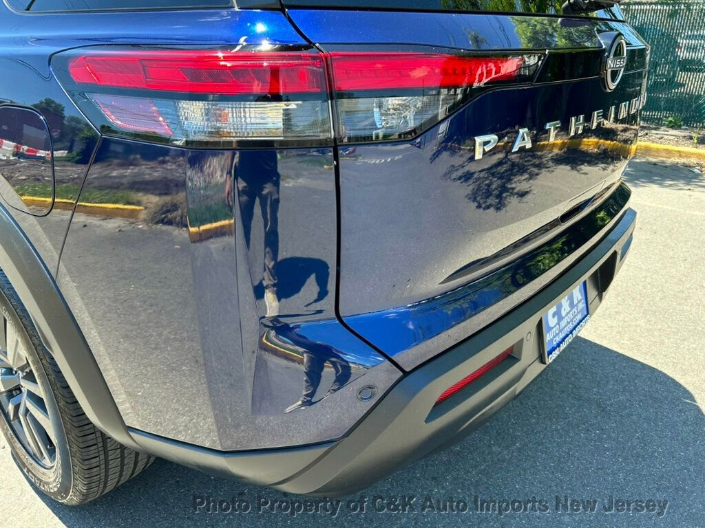Used 2022 Nissan Pathfinder S AWD/4WD image 24