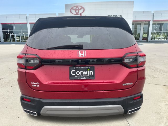 Used 2025 Honda Pilot Touring image 4