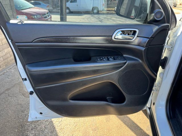 Used 2018 Jeep Grand Cherokee Laredo image 10