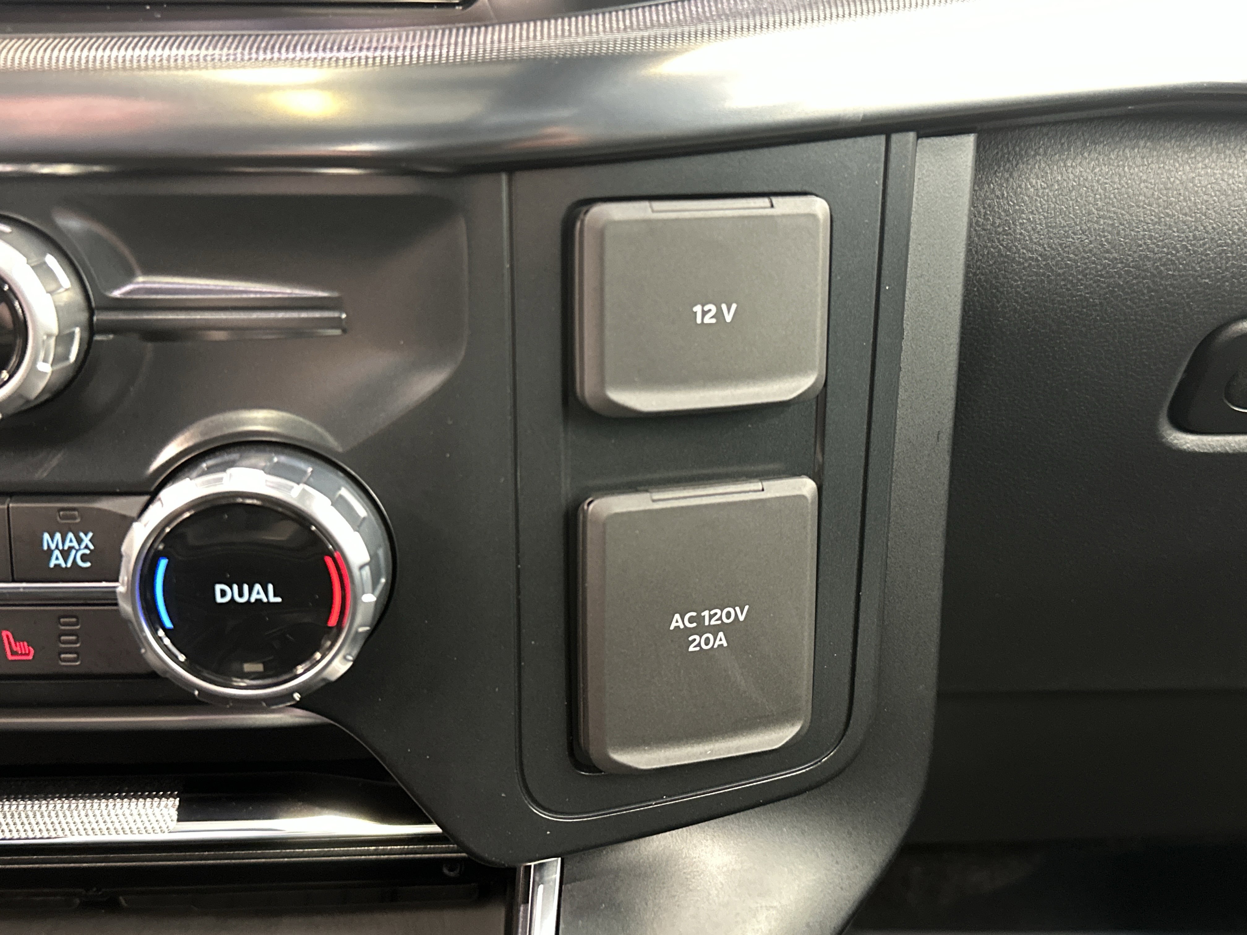 Used 2025 Ford F150 Raptor image 33