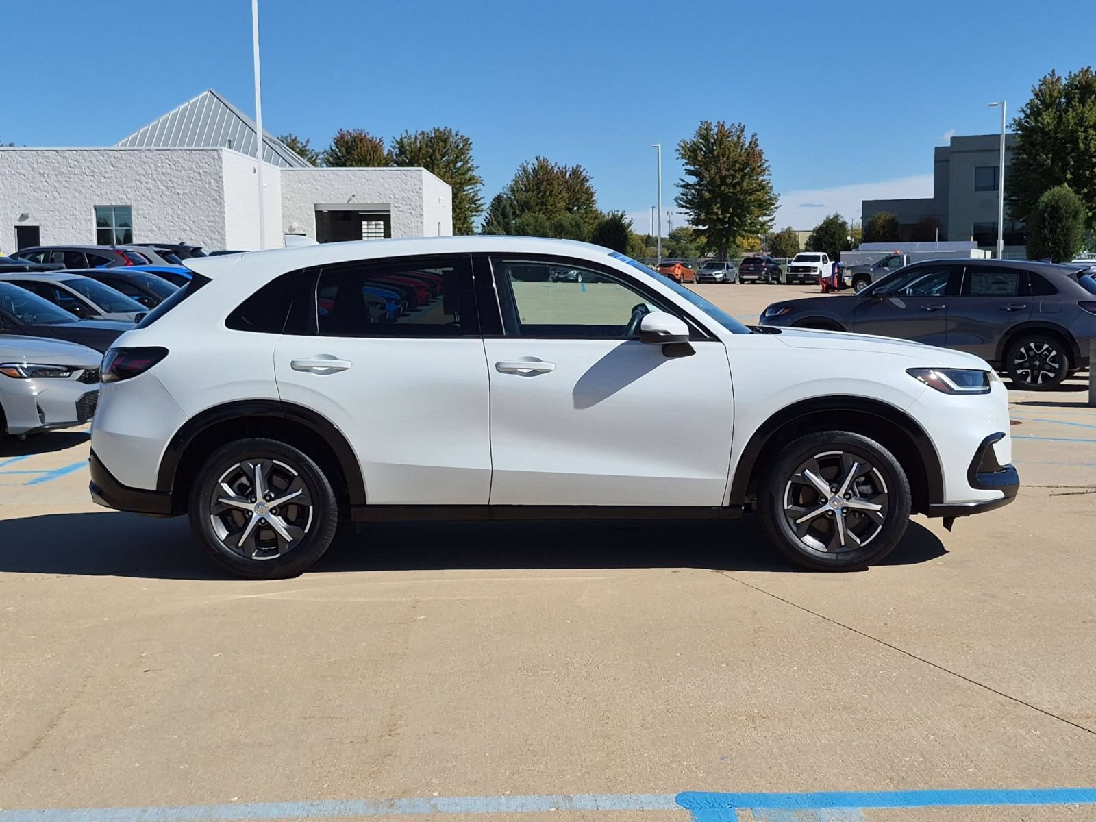 Used 2024 Honda HR-V EX-L image 5