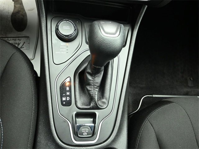 Used 2019 Jeep Cherokee Latitude w/ Cold Weather Group image 18