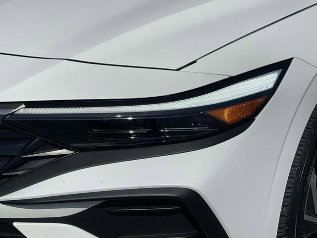 Used 2025 Hyundai Elantra Sport image 7