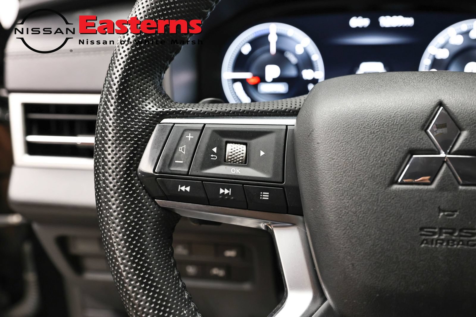 Used 2024 Mitsubishi Outlander SEL AWD/4WD image 14
