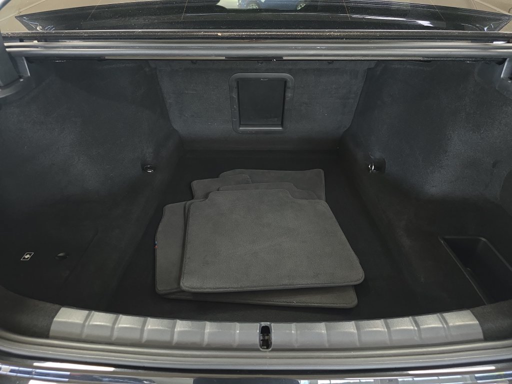 Certified 2023 BMW 740i RWD image 27