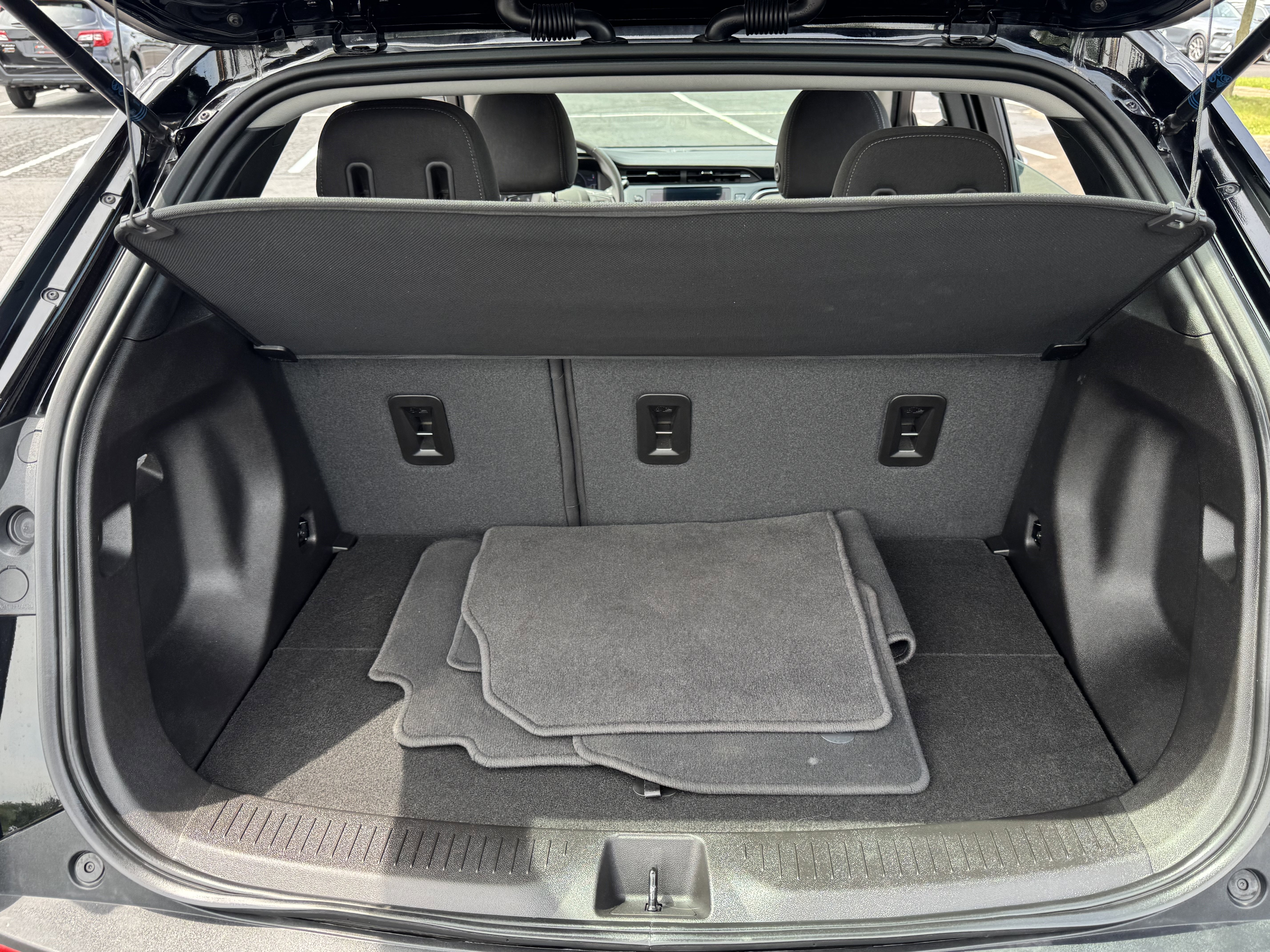 Used 2023 Chevrolet Bolt EUV LT image 12