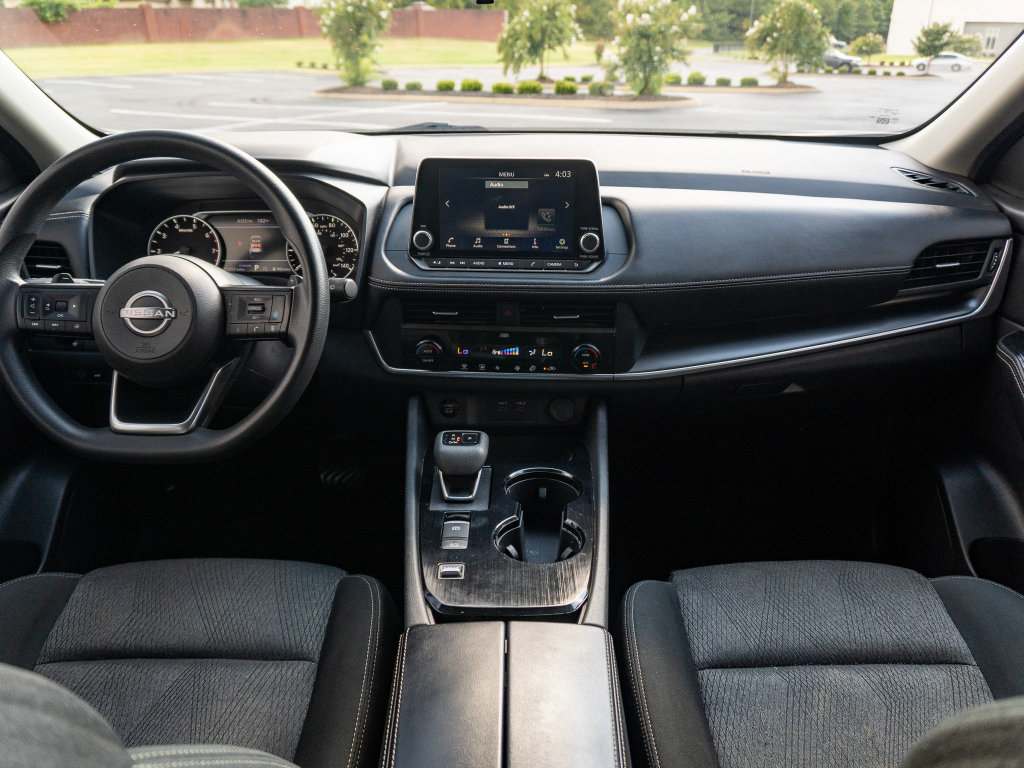 Used 2024 Nissan Rogue SV FWD image 20