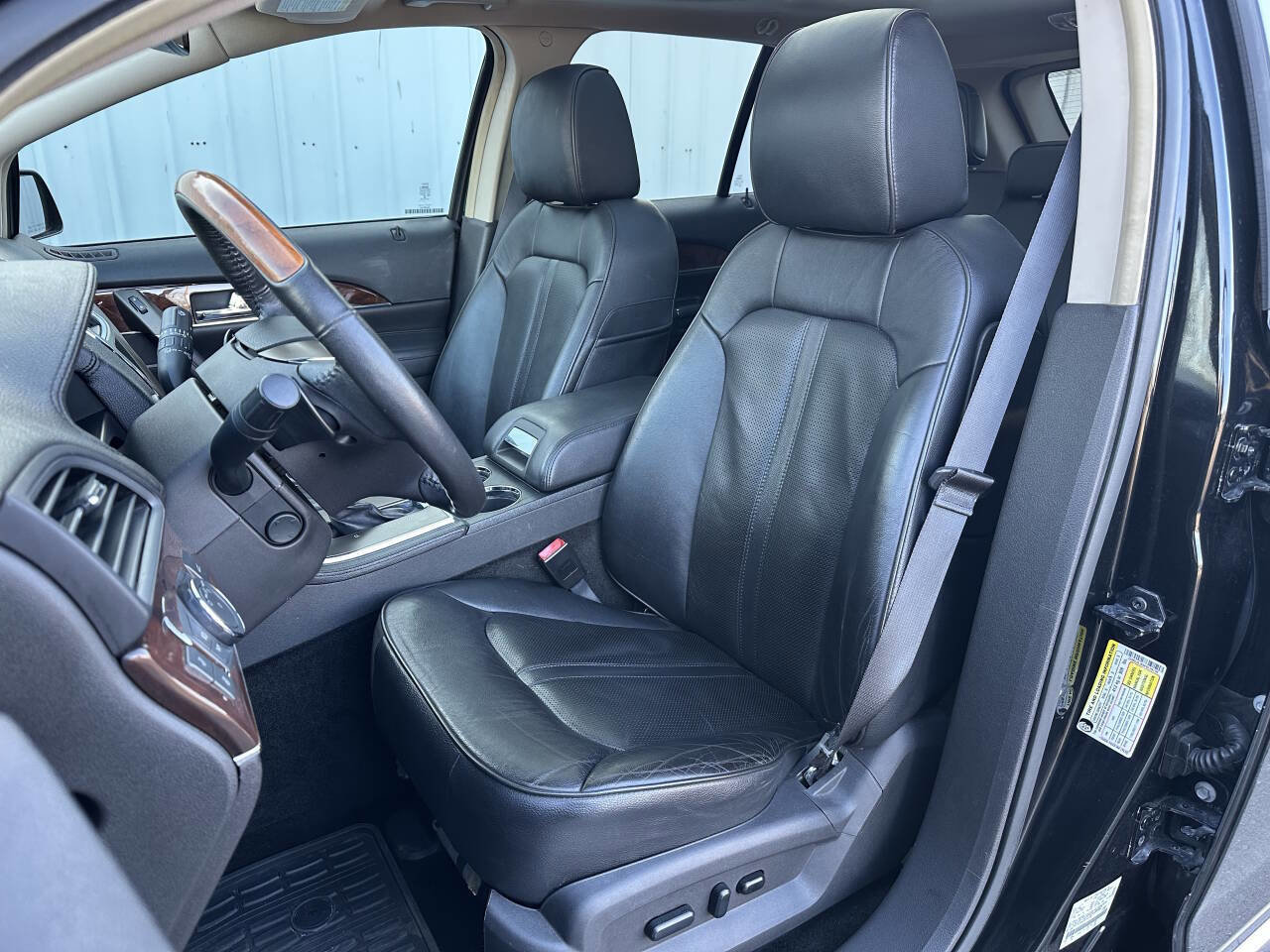 Used 2015 Lincoln MKX FWD w/ Equipment Group 102A image 26