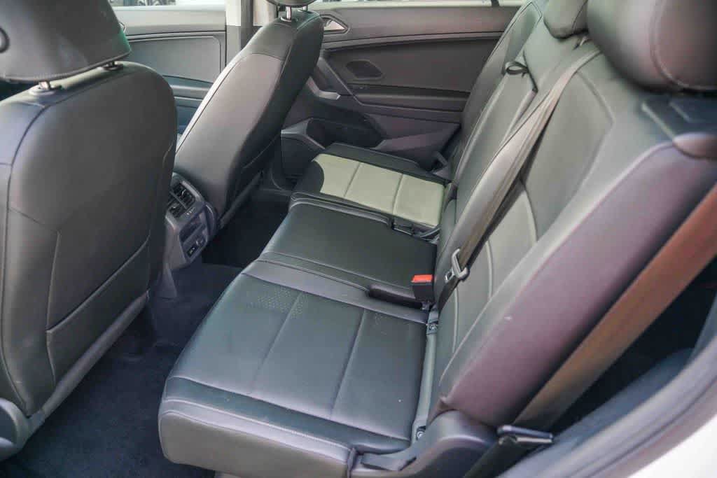 Used 2019 Volkswagen Tiguan SE w/ Panoramic Sunroof Package FWD image 17