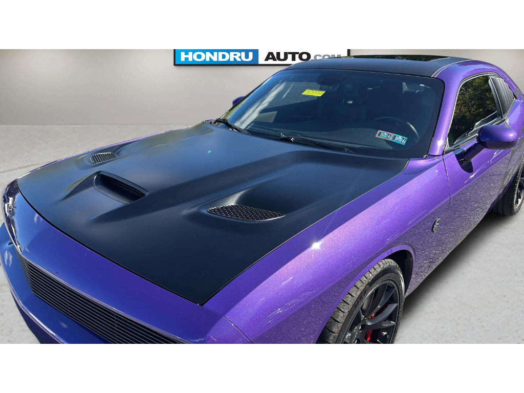 Used 2016 Dodge Challenger SRT Hellcat RWD image 10