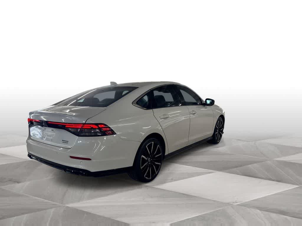 Used 2023 Honda Accord Touring image 8