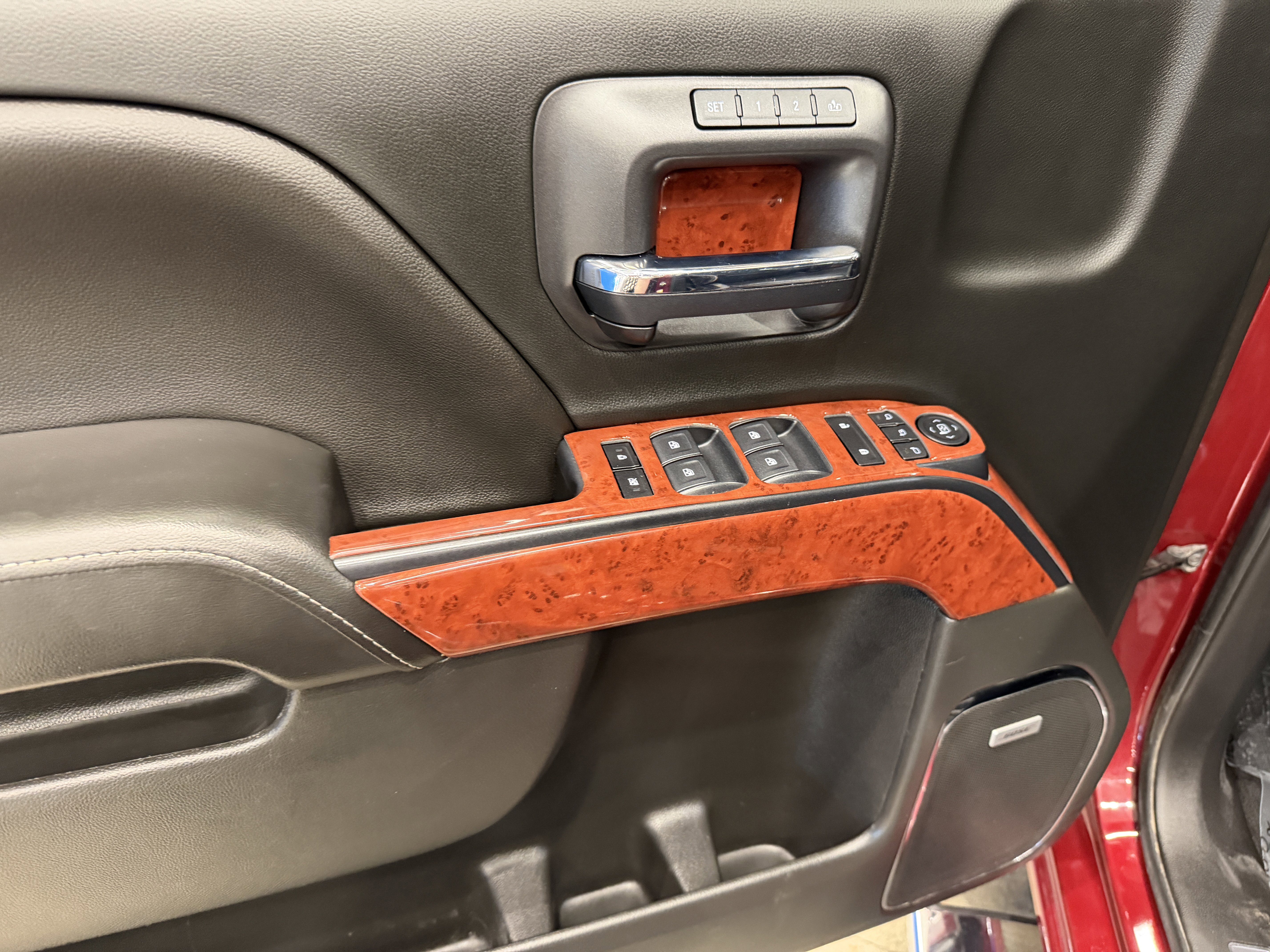 Used 2018 Chevrolet Silverado 1500 High Country image 13