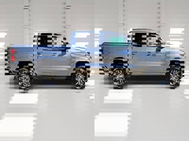 New 2025 Chevrolet Colorado LT w/ LT Convenience Package image 4