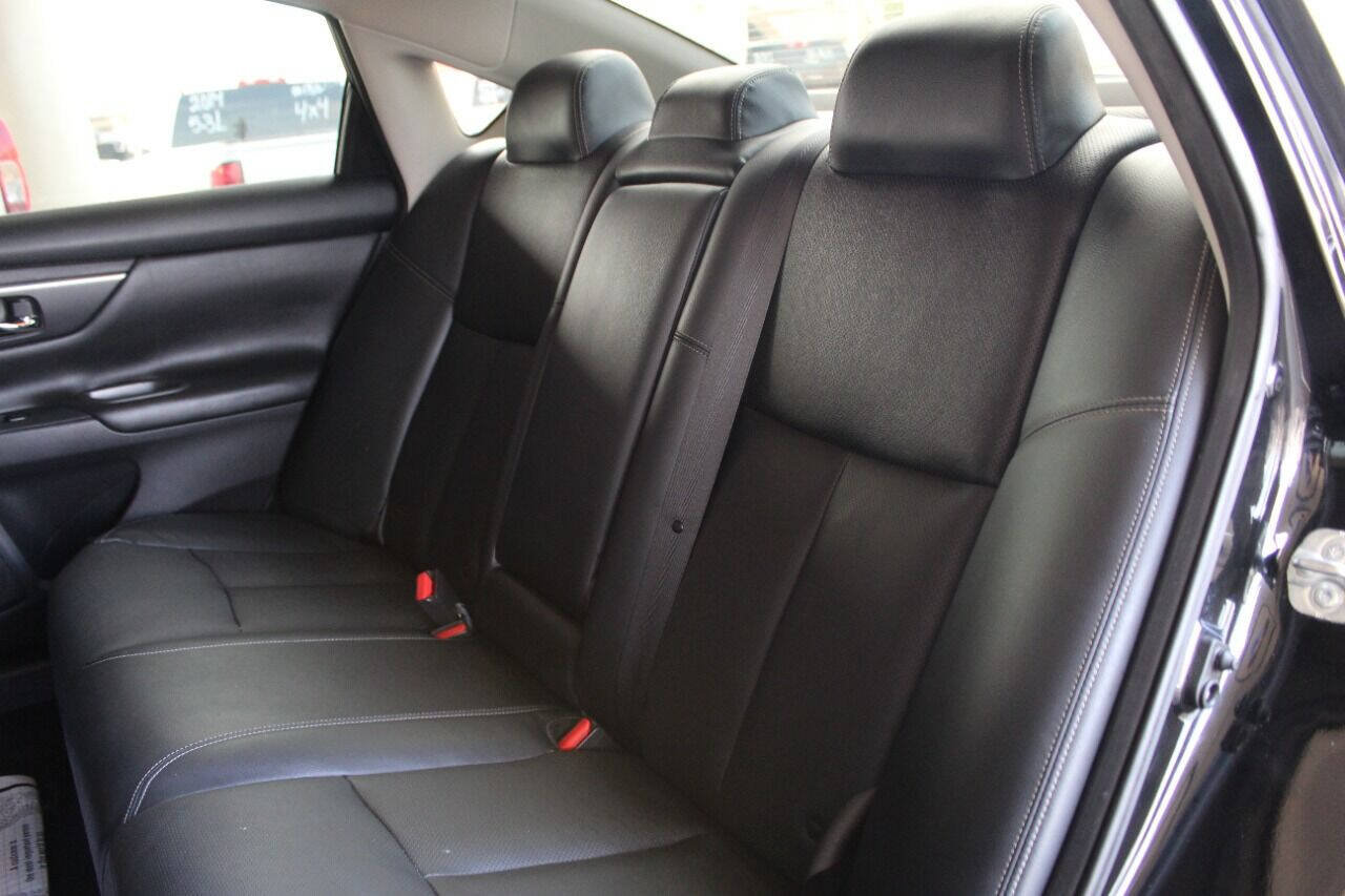 Used 2017 Nissan Altima 2.5 SL w/ Technology Package FWD image 14