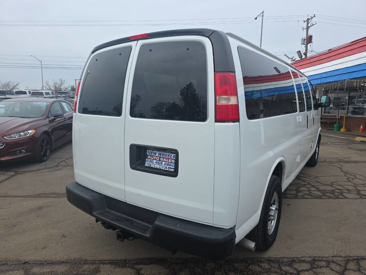 Used 2014 Chevrolet Express 3500 LS RWD image 21