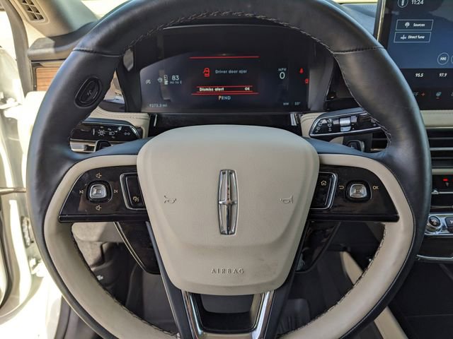 Used 2025 Lincoln Corsair Reserve w/ Rear Removable Package Tray image 34