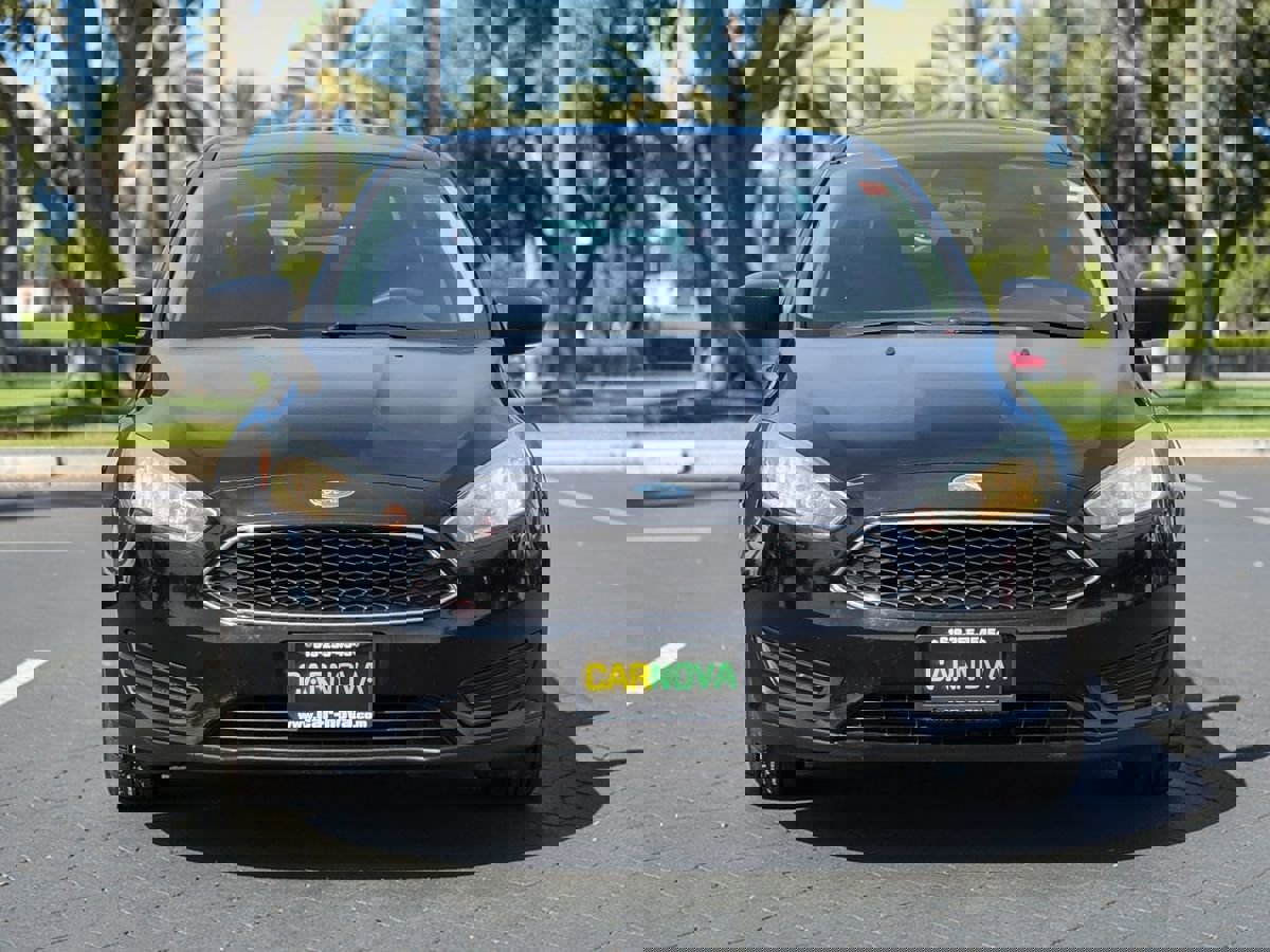 Used 2017 Ford Focus S image 3