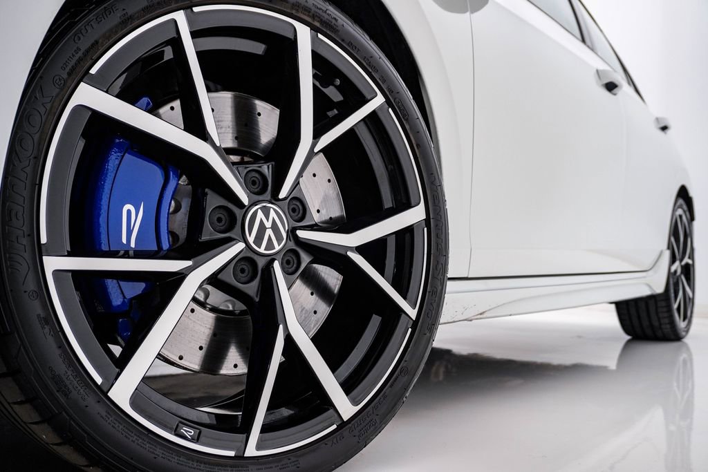 Used 2024 Volkswagen Golf R image 5