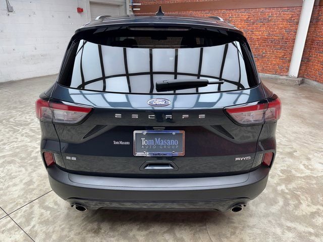 Certified 2022 Ford Escape SE w/ SE Sport Appearance Package image 4