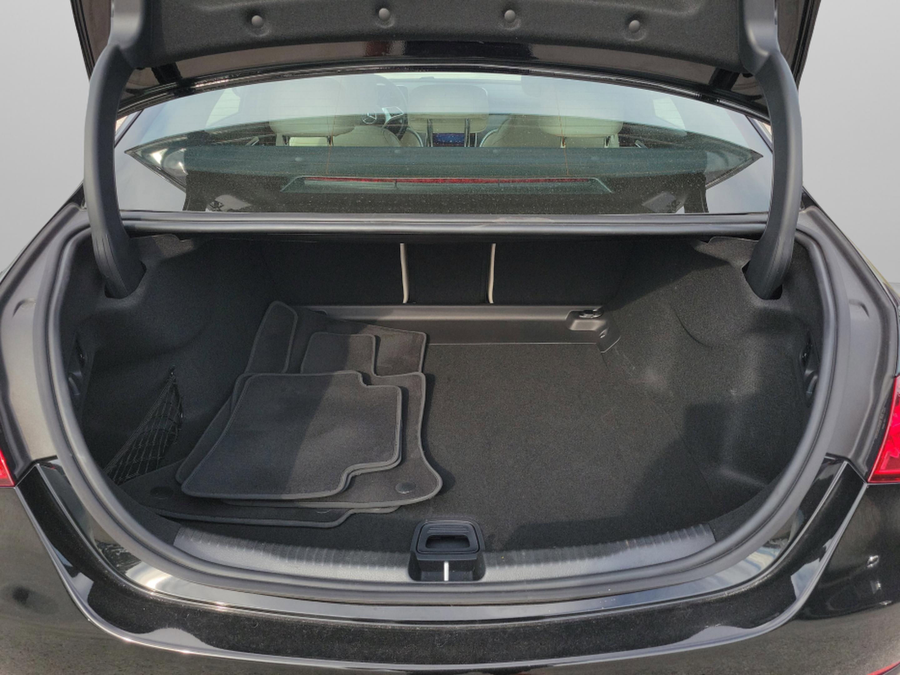 Certified 2025 Mercedes-Benz C 300 Sedan image 9