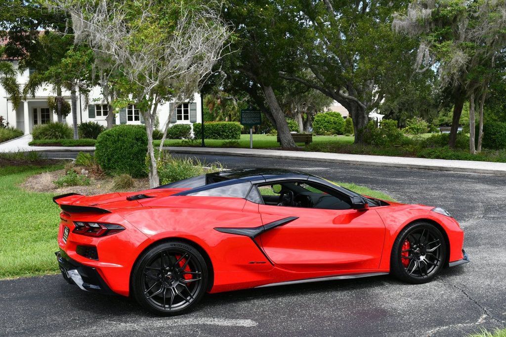 Used 2023 Chevrolet Corvette Z06 w/ Stealth Interior Trim Package RWD image 41