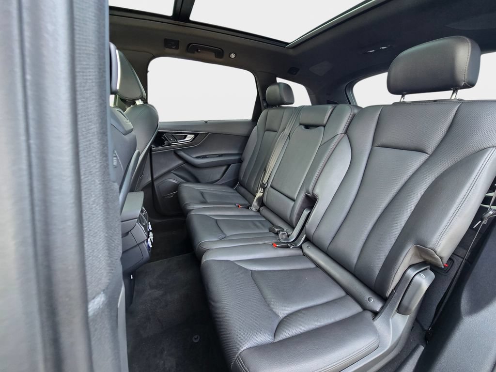 Used 2018 Audi Q7 3.0T Prestige w/ Prestige Package AWD/4WD image 17