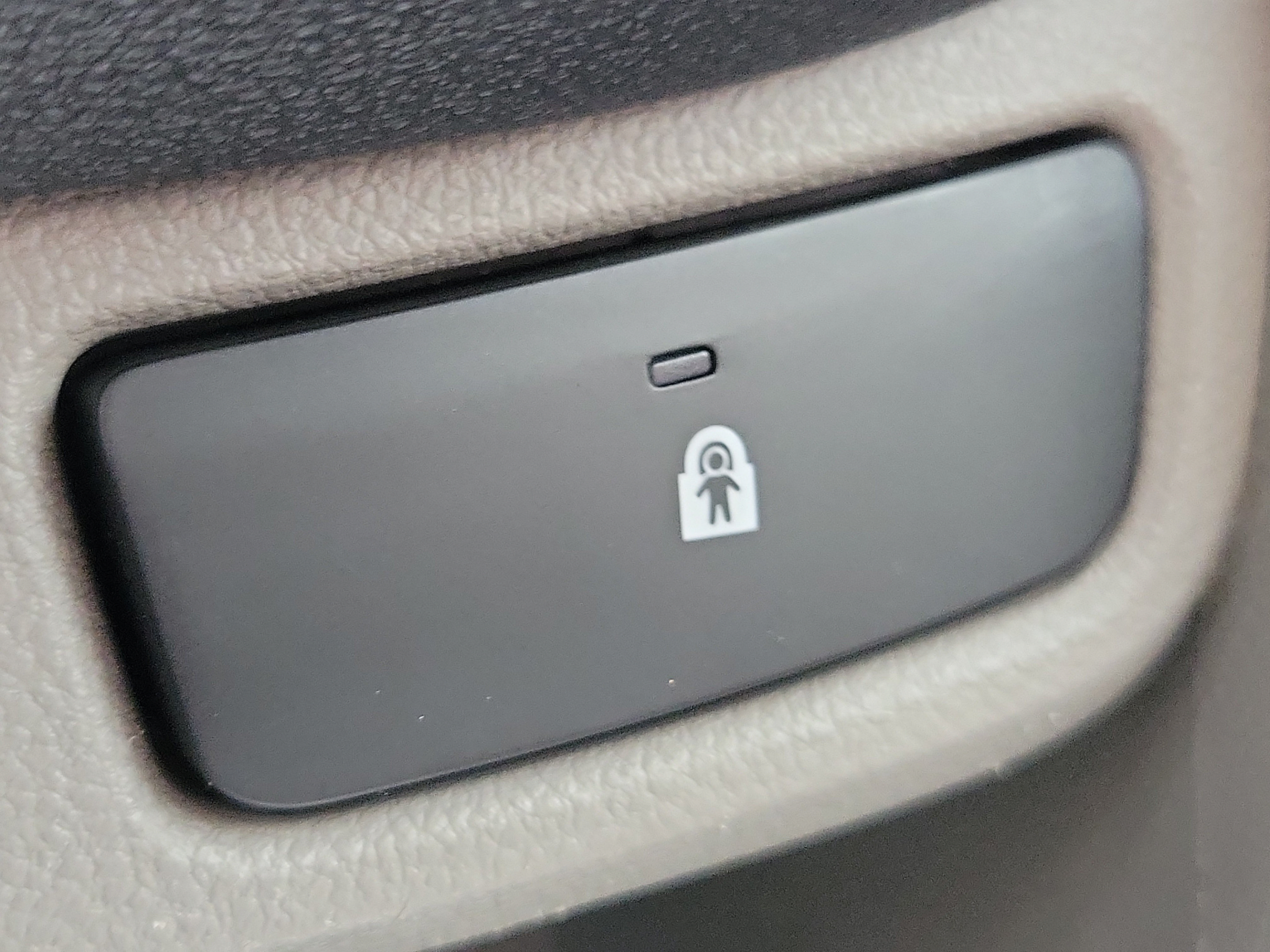 Used 2014 Buick Encore Leather FWD image 29
