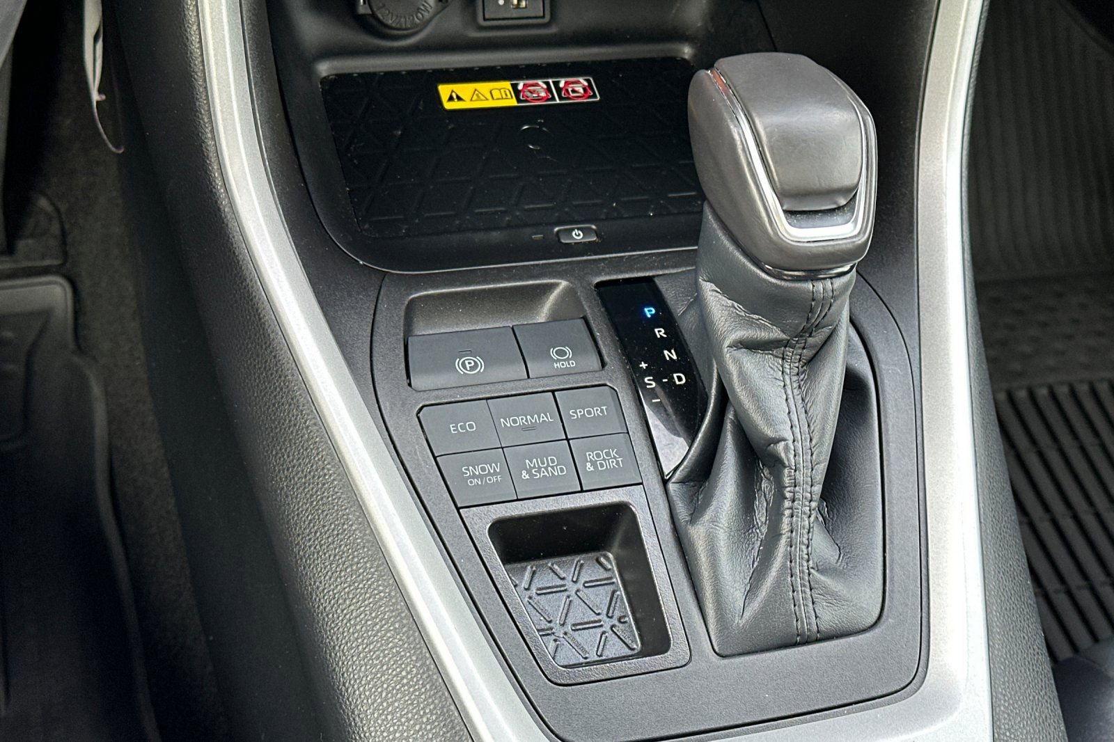 Used 2023 Toyota RAV4 XLE Premium image 23