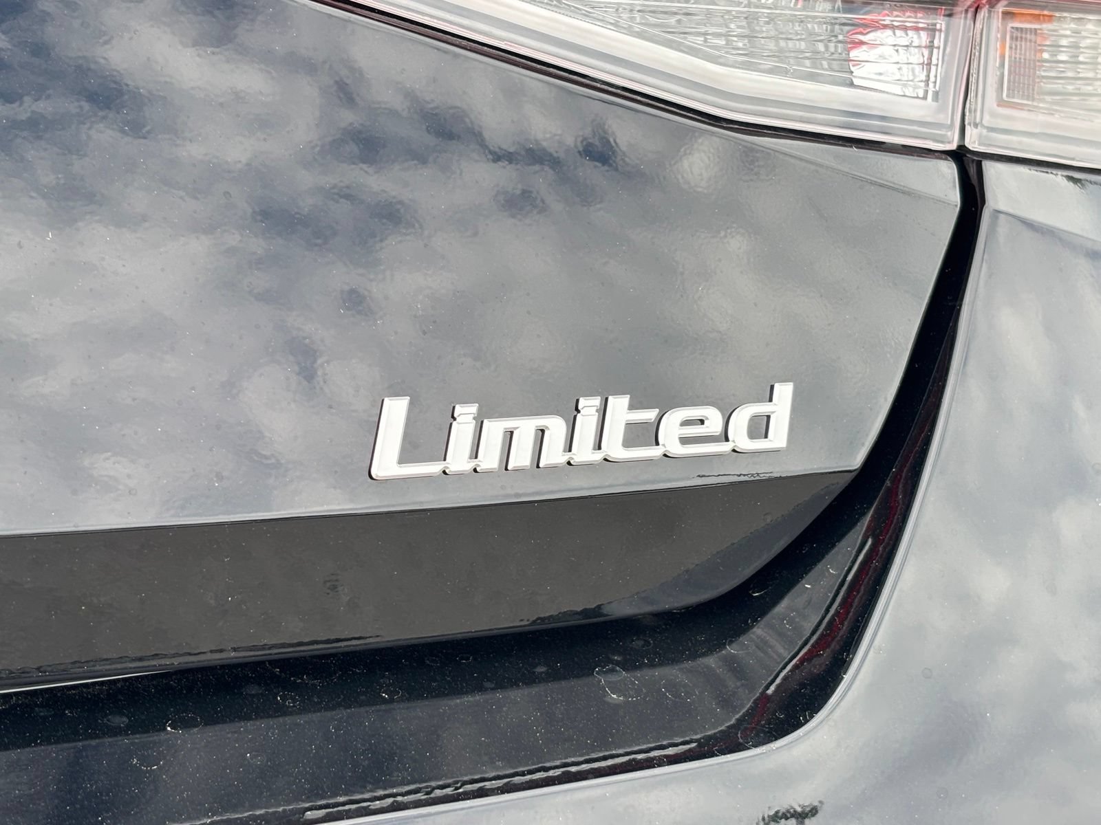 New 2026 Hyundai Elantra Limited FWD image 24