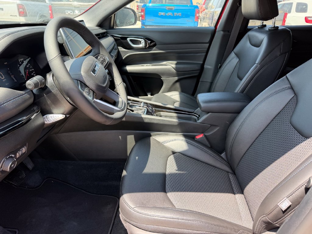 New 2026 Jeep Compass Latitude AWD/4WD image 10