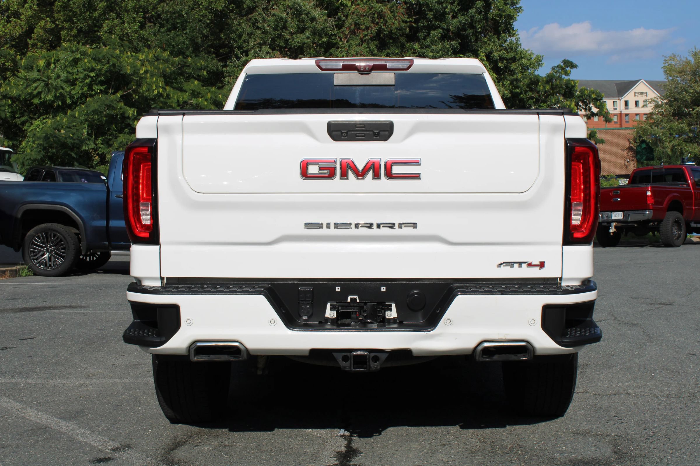 Used 2020 GMC Sierra 1500 AT4 w/ AT4 Premium Package AWD/4WD image 6