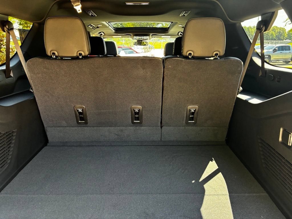 New 2026 Chevrolet Suburban RST w/ Comfort Package RWD image 9