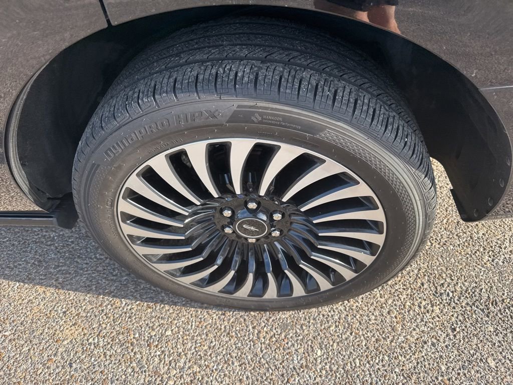 Used 2020 Lincoln Navigator Black Label w/ Cargo Convenience Package AWD/4WD image 24