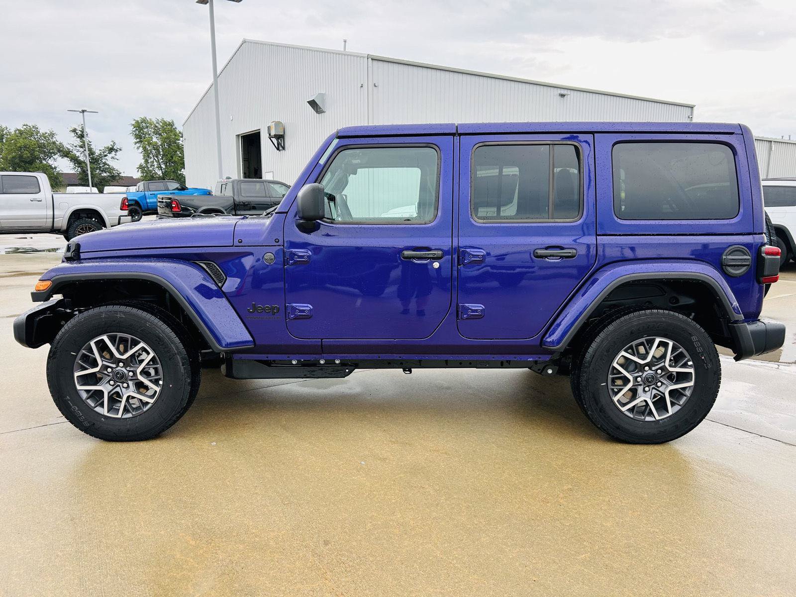 New 2026 Jeep Wrangler Unlimited Sahara w/ Technology Group AWD/4WD image 35