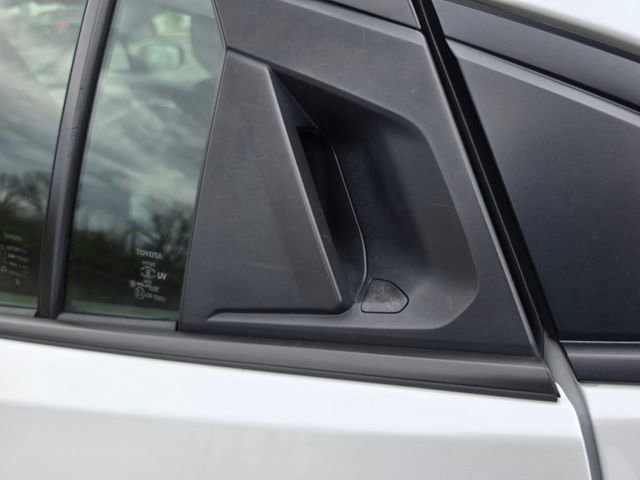 Used 2023 Toyota Prius XLE image 25