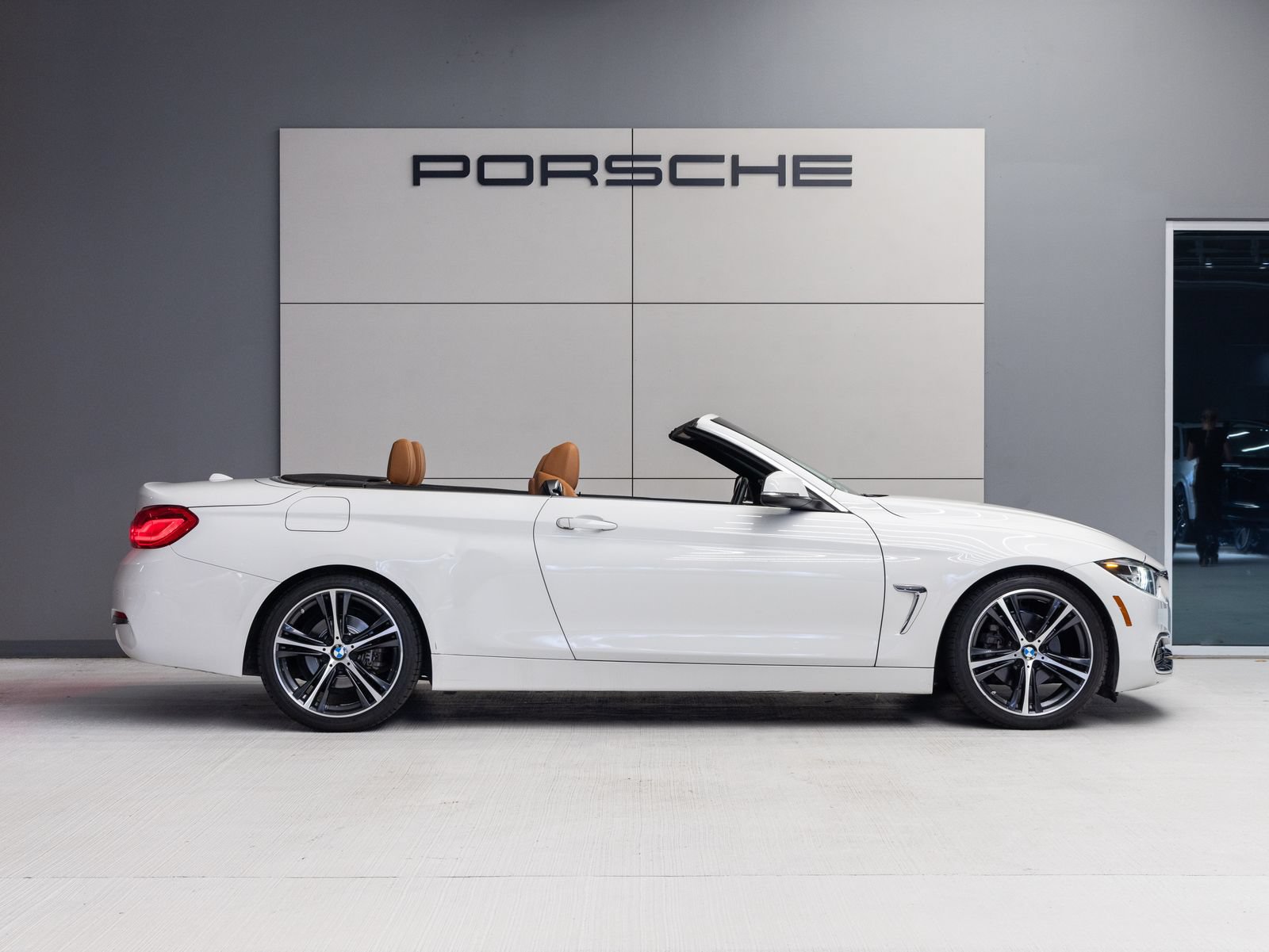 Used 2018 BMW 430i Convertible RWD image 10