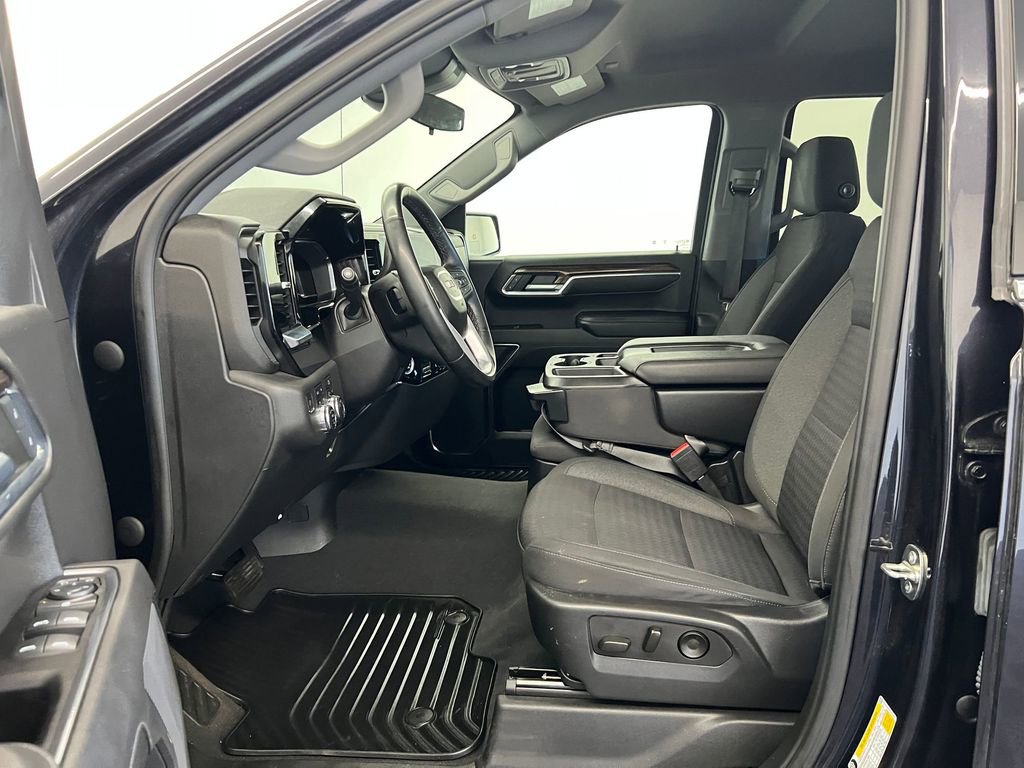 Used 2023 GMC Sierra 1500 SLE w/ X31 Off-Road Package image 4