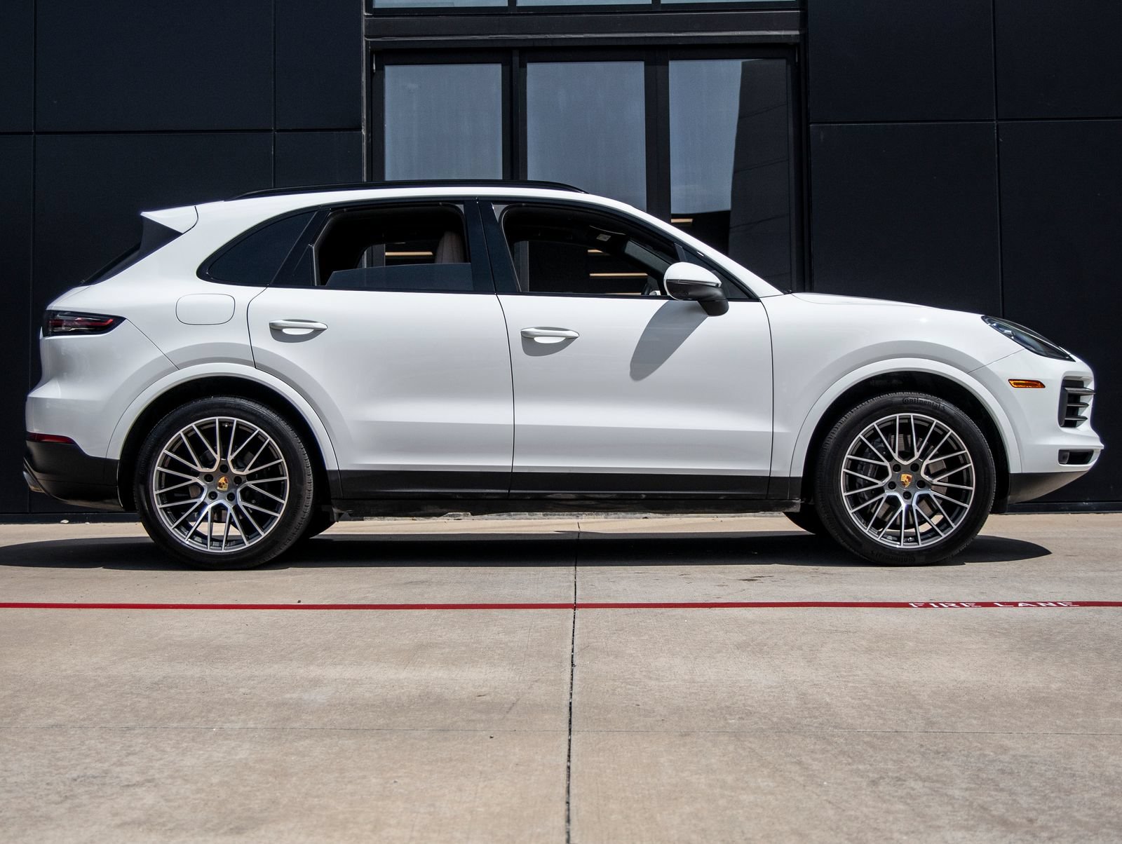 Certified 2023 Porsche Cayenne AWD/4WD image 12