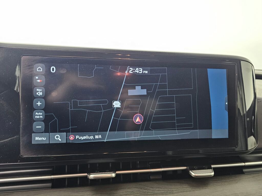 Used 2024 Kia Carnival EX image 28